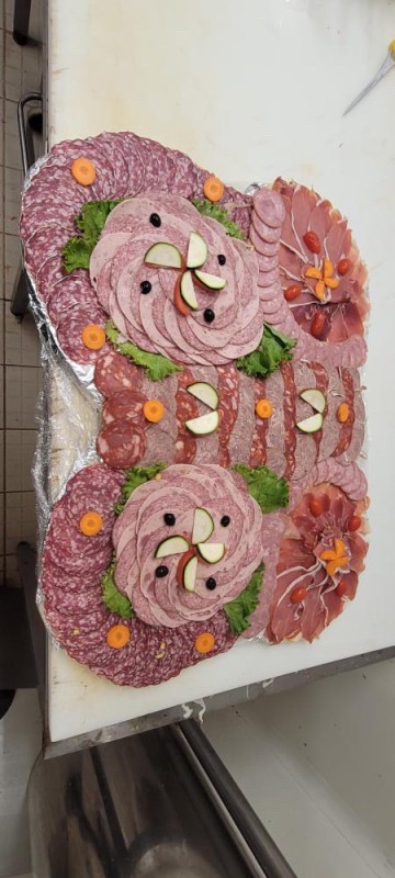 Plateau de charcuterie original en forme de papillon fait par un charcutier à Yvetot centre- La Boucherie Du Chêne
