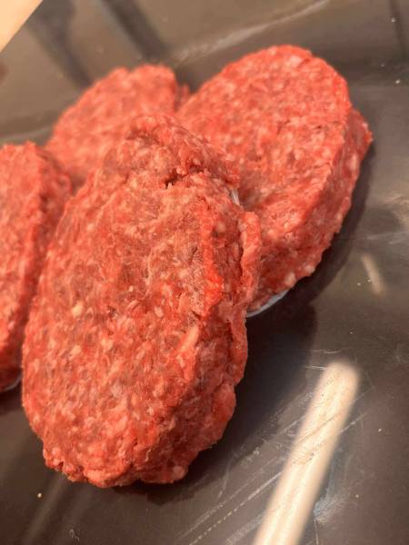 Steak haché goût maroille fait à La boucherie Du Chêne à Yvetot dans le pays de caux