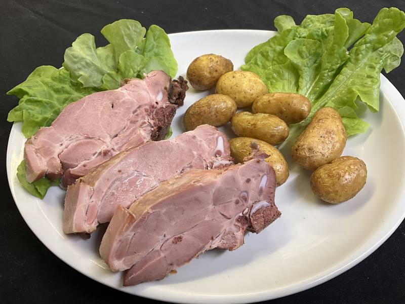 Cochon de lait et pommes de terre grenaille pour événement de plus de 50 personnes secteur de Barentin