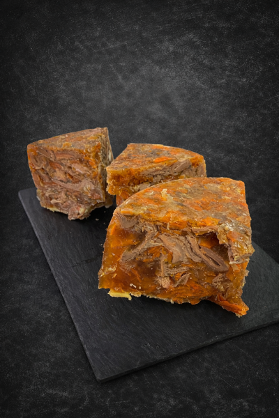 Tripes à la mode de Caen préparés par un charcutier : boucherie charcuterie traiteur à côté de Valliquerville- La Boucherie du Chêne